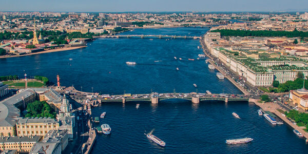 в Санкт-Петербург